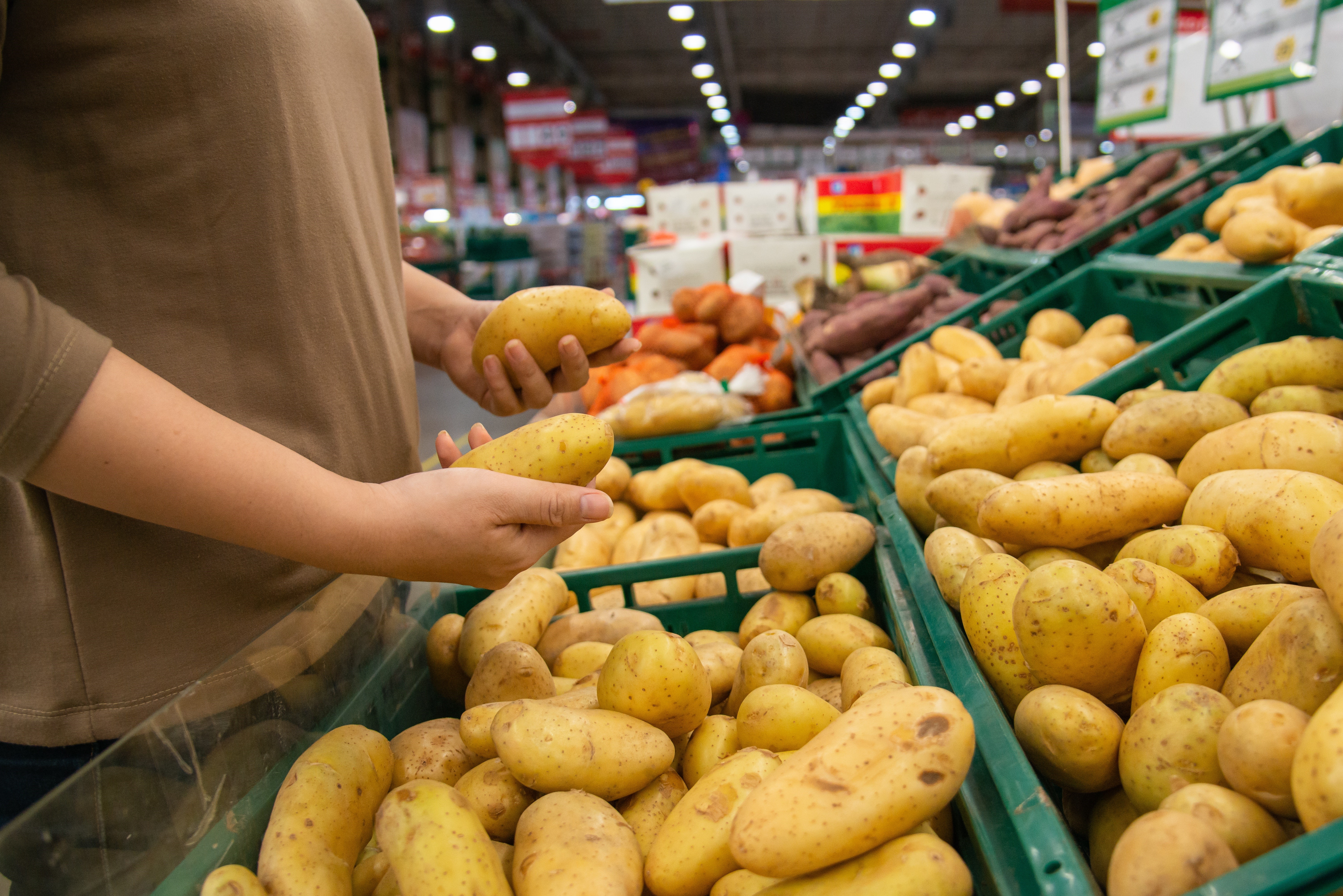 Ware potatoes supermarket